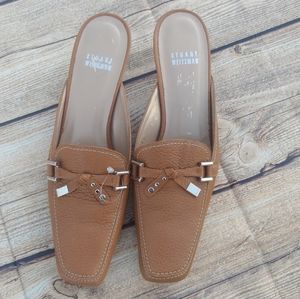 Stuart Weitzman sz 7 narrow kitten mules